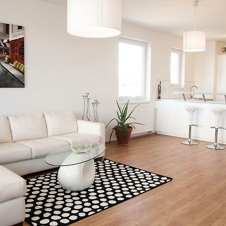 Prostorny 3 Pokojovy Apartman S Dvema Terasami Praga Zewnętrze zdjęcie