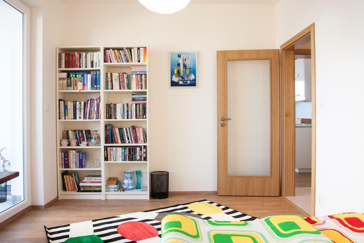 Prostorny 3 Pokojovy Apartman S Dvema Terasami Praga Zewnętrze zdjęcie