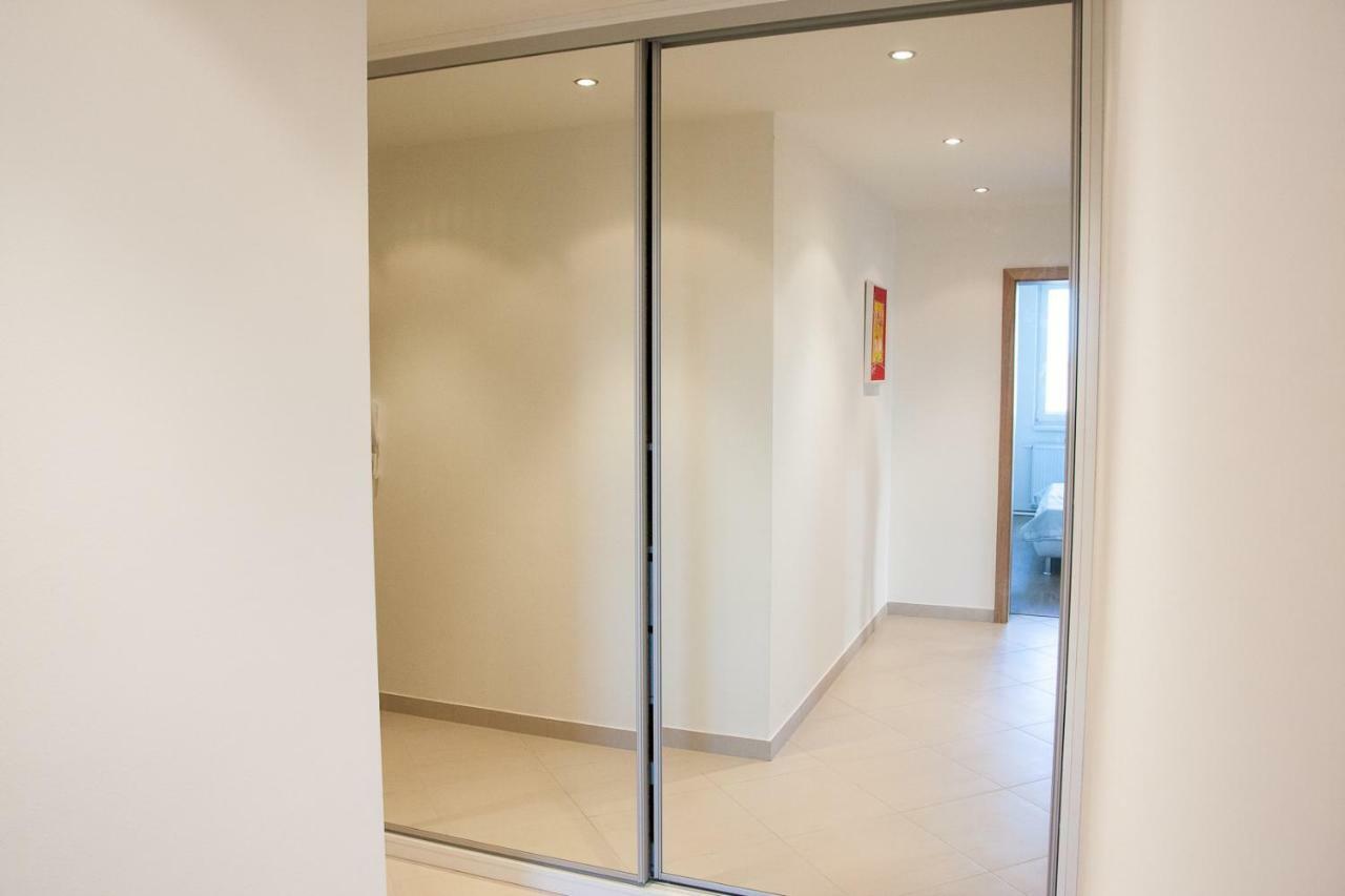 Prostorny 3 Pokojovy Apartman S Dvema Terasami Praga Zewnętrze zdjęcie