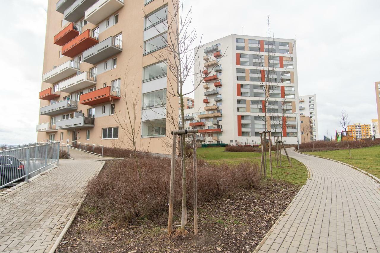 Prostorny 3 Pokojovy Apartman S Dvema Terasami Praga Zewnętrze zdjęcie